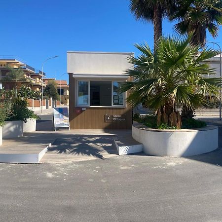 Appartamenti Amelia E Corrado Marina di Ragusa Bagian luar foto